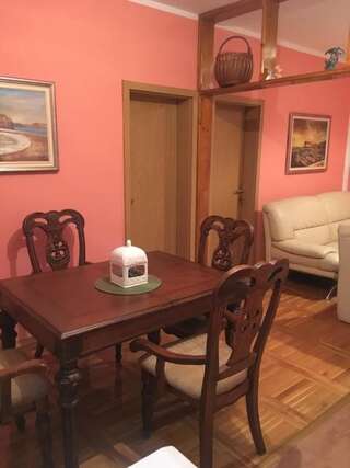Апартаменты Apartments Kaludjerovic Цетине Апартаменты с 3 спальнями-20